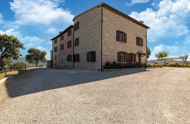 Italian Farmhouse with Pool
