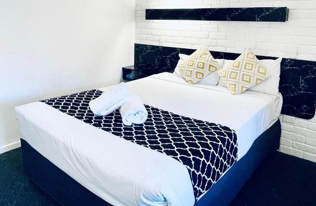 Jacaranda Place Motor Inn