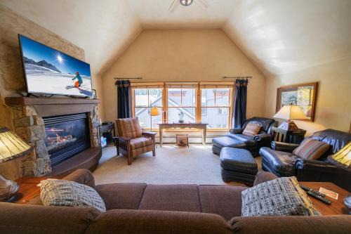 Jack Pine 8011 by SummitCove Lodging