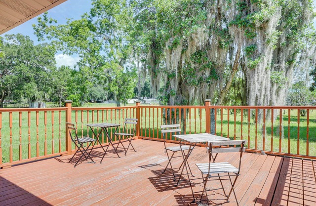 Jacksonville Home w/ Deck: 17 Mi to Downtown!