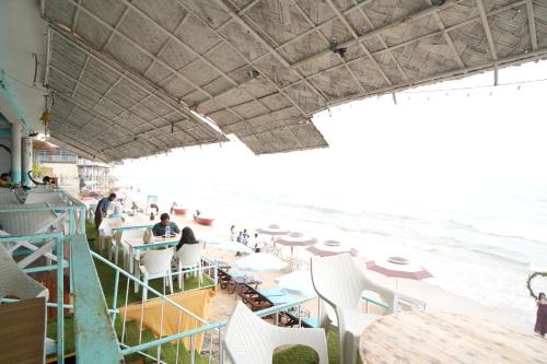 Janets & Johns Beach Resort since 1989