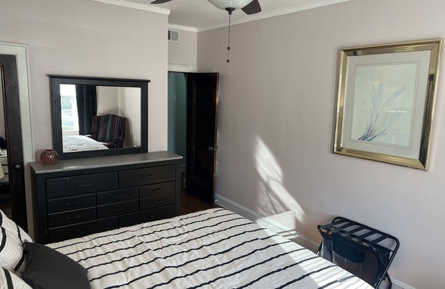 JaRes’ Place newly renovated centrally located in the heart of Chicago/Galewood