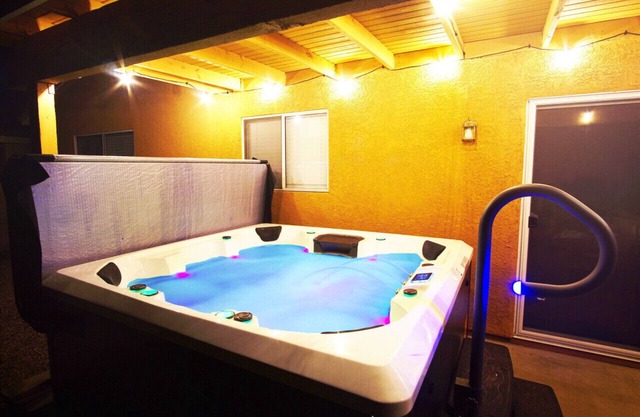 🐗Javelina Haven🏡 w/Garage near I-10 and Downtown