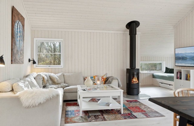 "Jonnhild" - 450m from the sea by Interhome