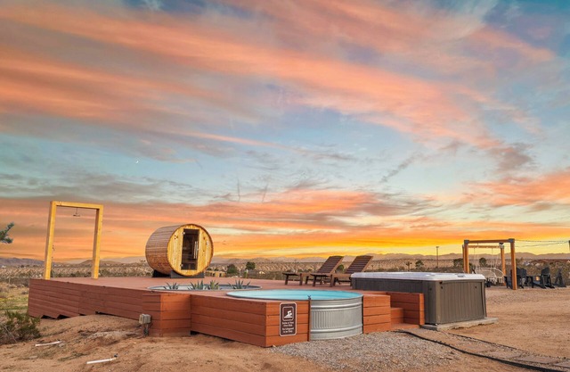 Joshua Tree-Spa Pool Firepit Sauna Game Room