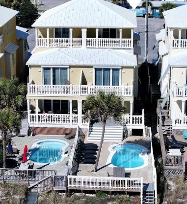 Just Beachy - 5 Bedroom 5 Bathroom Beach Front Home! Sleeps 20 home