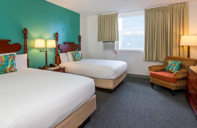 Just What You Were Looking For! 4 Convenient Units, Pool, Pets Allowed