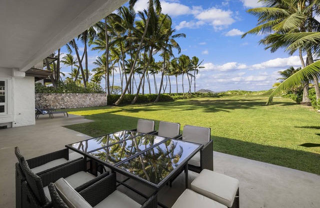 Kailua Hale Kahakai by Gather: Lux Oceanview Villa w/Beach, Walk to Attractions