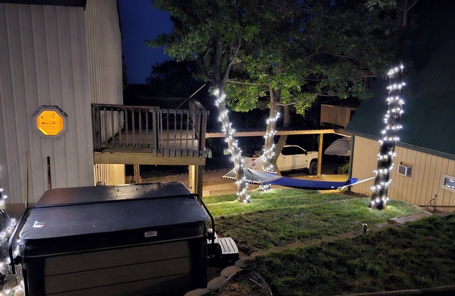 Kalos Lakeside lodges on Lake Eufaula with private boat ramp and dock slips.