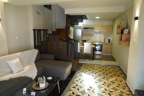 Karditsa's Loft House