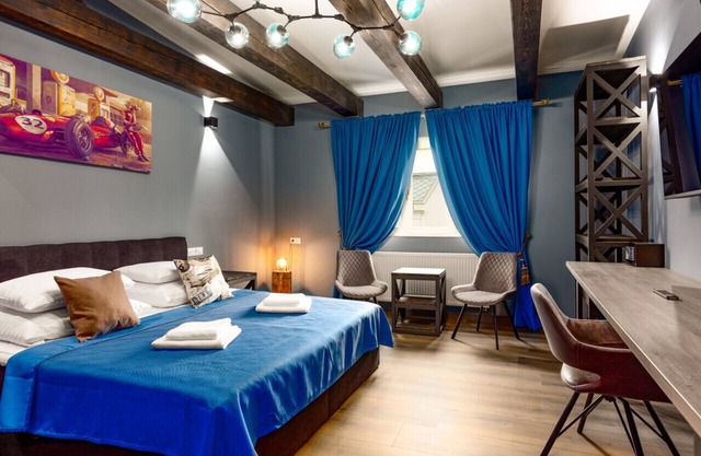 Karlovy Charme Inn: Deluxe 1BR Apt No.634