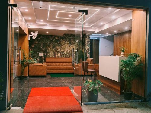 Keerthis Comforts -Near Kemegowda international Airport Hotel