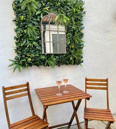 Kemptown Courtyard Apartment