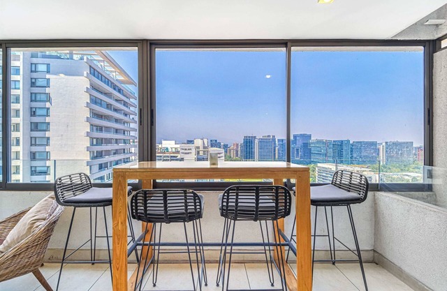 Kennedy Retreat 1BR Pool, Parking & Smart TV