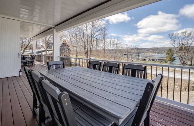 Keuka Lake view! Welcome to CASA DEL LAGO UNIT # 38