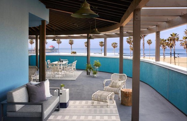 Kimpton Shorebreak Hotel