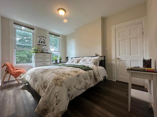 King Bed 15 mins from JFK, near subway, early luggage drop off