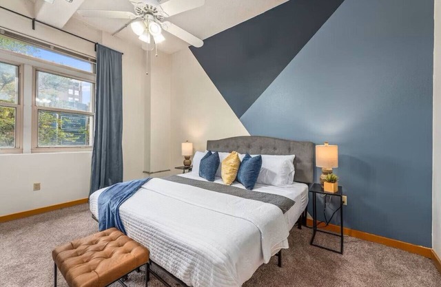 King Bed | Great Location