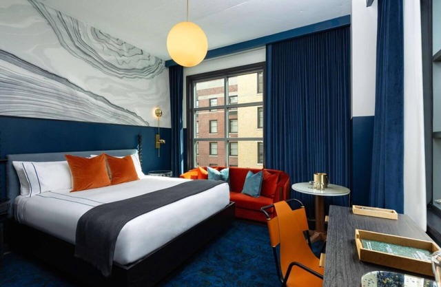 King Room at a 4⭐️ Hotel