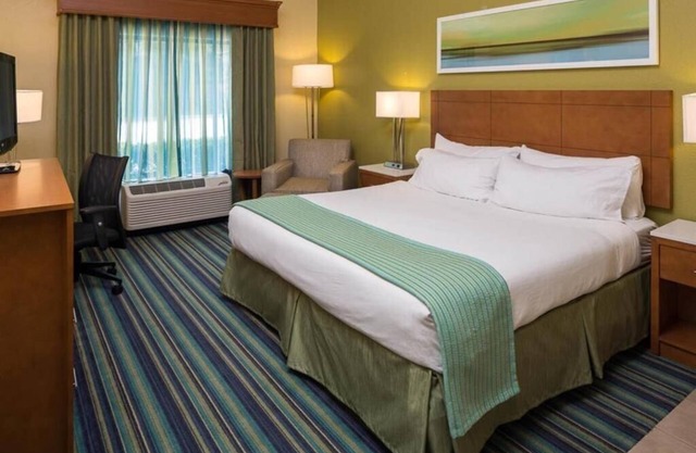 King Standard Near Pnc Bank ORL