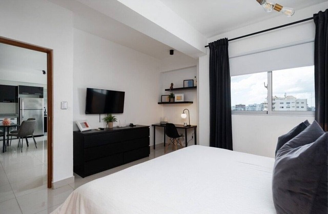 KingBed-BestLocation-WiFi-Gym-CityView-YellowKey*