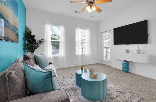 KingBed Luxe SaltPool Gym Work Friendly FastWifI