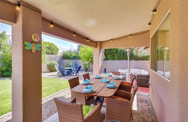 Kingman Family Home: Yard, Grill & Room to Relax!