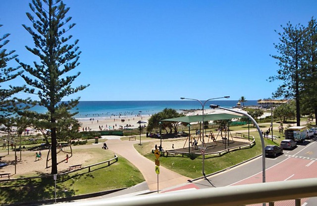 Kingston Court Clubs Cafes Restaurants 