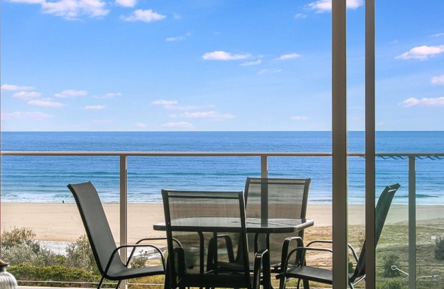 Kirra Surf 508 - Enjoy Kirra beachfront luxury - Linen Provided - Min. 3 night stays!