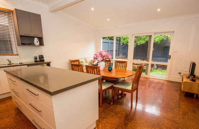 Kiss me by the City-quiet & pretty inner city retreat to unwind & rejuvenate