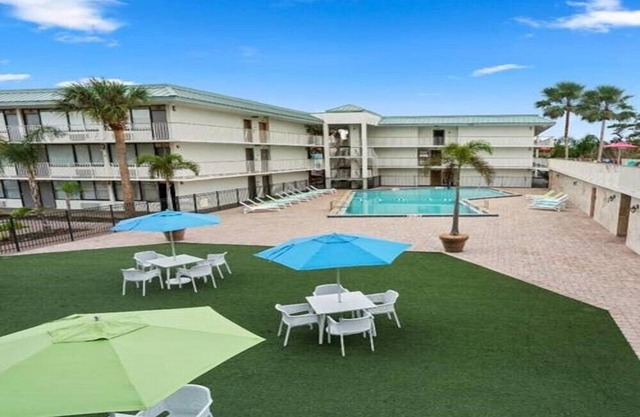Kissimmee Family Vacation Room with 2 DBL Beds & Pool