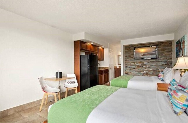 Kissimmee Spacious Suite with Pool & Fitness Center