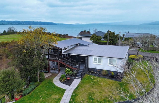 Kiwi Retreat by Aotearoa Escapes