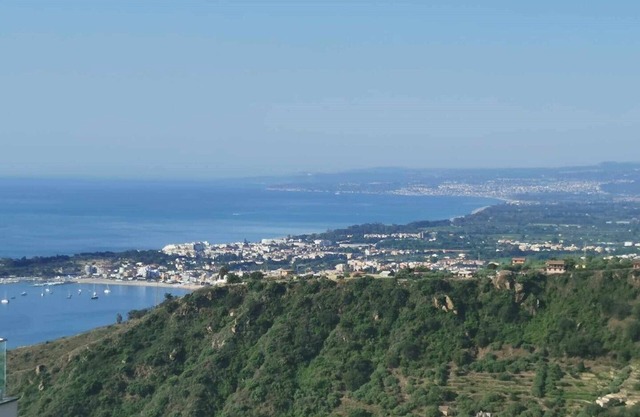 Komfortable Ferienwohnung mit Traumhafter Aussicht auf den Etna und die Kueste