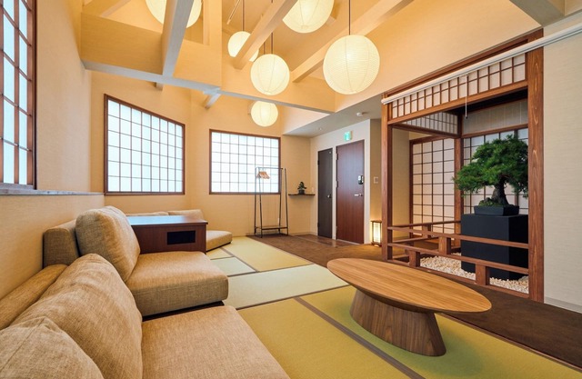 KONJAKUSO Osaka TempozanSHOHAKU Pine Tree /Osaka Ōsaka