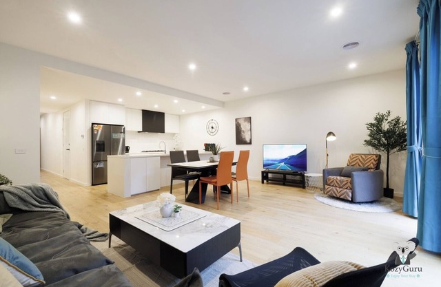 KozyGuru | Burwood East | Quiet and Stylish Retreat