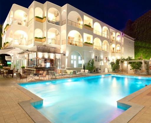Kronos Hotel