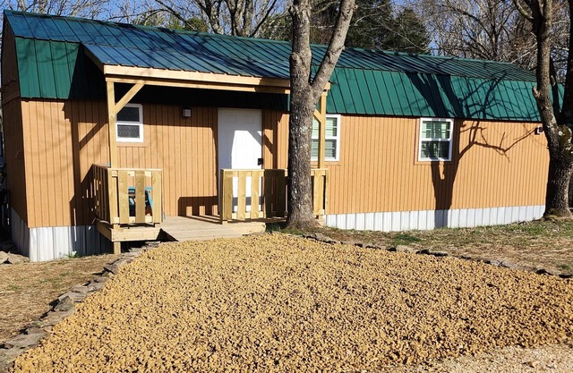Kuprel Country Cabin with loft!