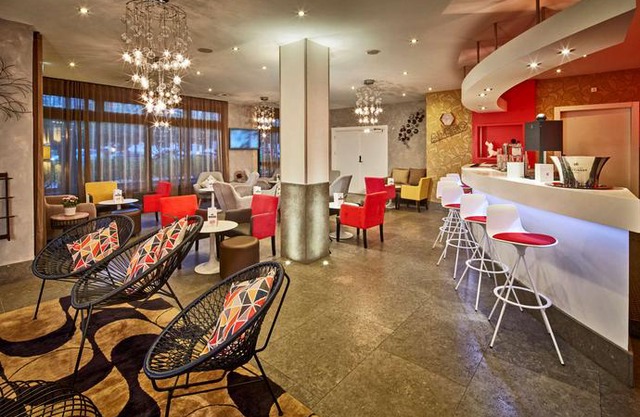 Kyriad Prestige Lyon Est - Saint Priest Eurexpo Hotel and SPA