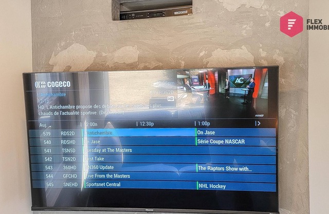 ⭐ L'Oasis de Chalet Memphré 🌴 Southière Beach in Magog, Eastern Townships ⭐