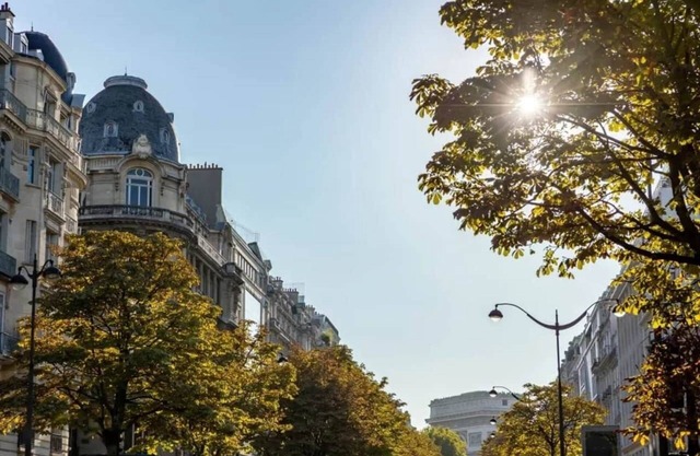 L’Opulence des Champs-Élysées–A Majestic 200m² Parisian Residence of Distinction