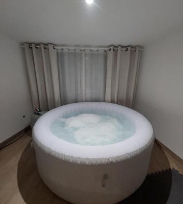 L08 Jacuzzi 5 Étoile par Villa Dengous
