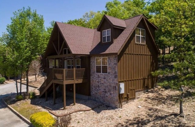 L083, Feel majestic in this stunning 4-bedroom Lodge