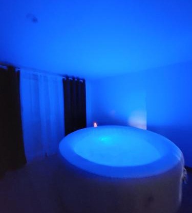 L09 Jacuzzi 5 Étoile by Villa Dengous