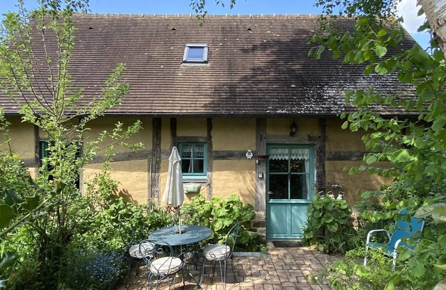 La Bergerie - Hortensia: Historic Cottage with English Garden