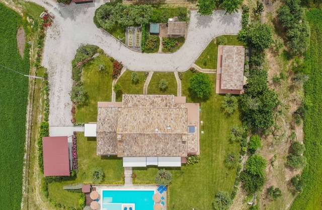 La Casa in Campagna, 4 apartments with pool in Orciano, 20 minutes from the sea - apt. Il Padronale