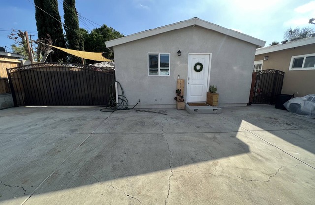 La Casita de Whittier, private unit 1bed washer/dryer