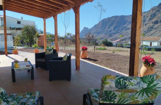 La Casita Fataga Sleeps 4 with Garden