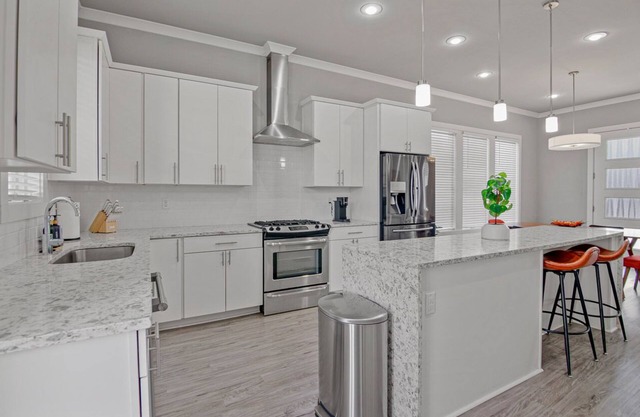 LA House 3 beds nModern Comfort Meets Cozy Charm