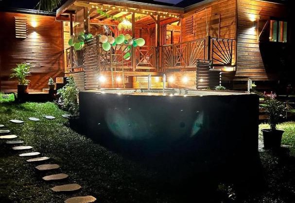 La kaz à pépés, charmant logement avec piscine